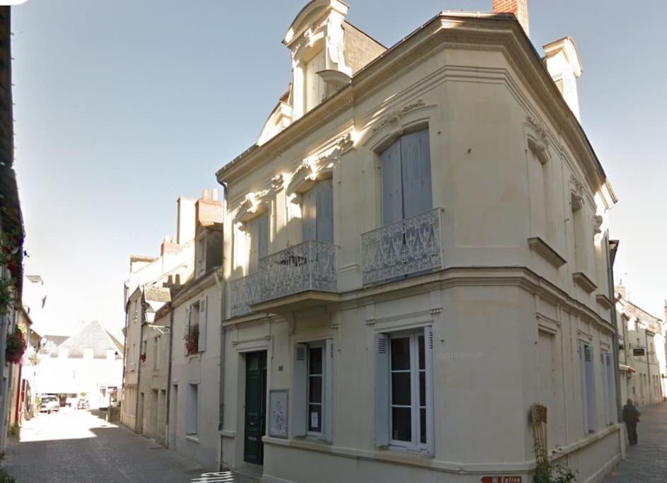 Au Pied Du Chateau